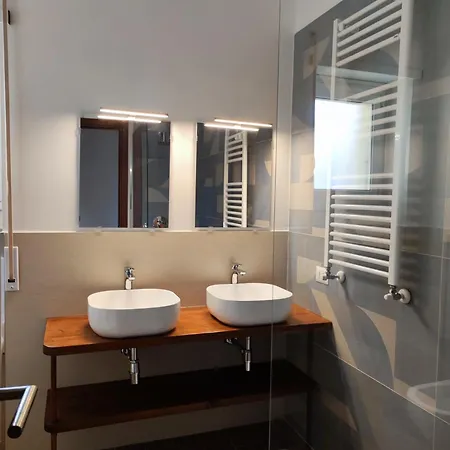 Apartment Consoli